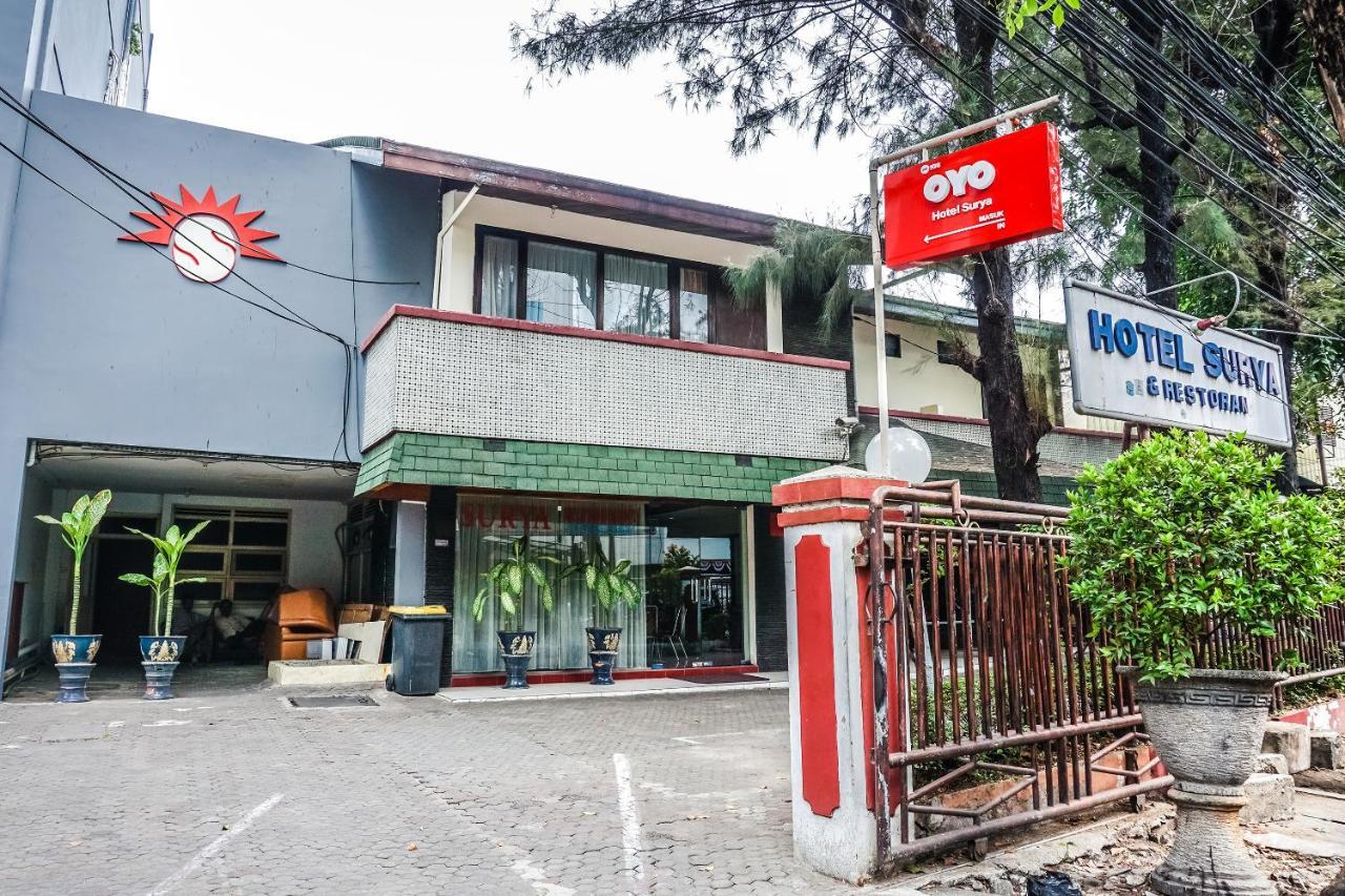Oyo 108 Hotel Surya Джакарта Екстер'єр фото