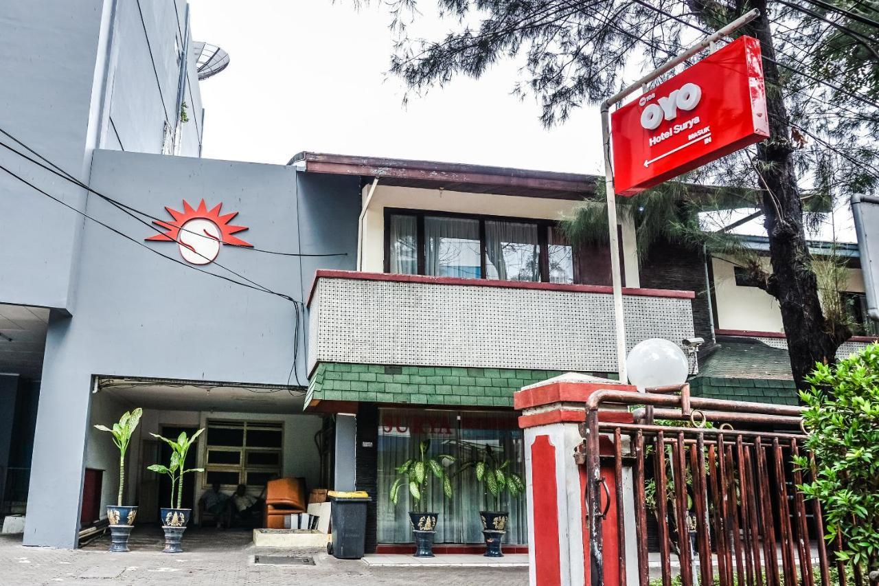 Oyo 108 Hotel Surya Джакарта Екстер'єр фото