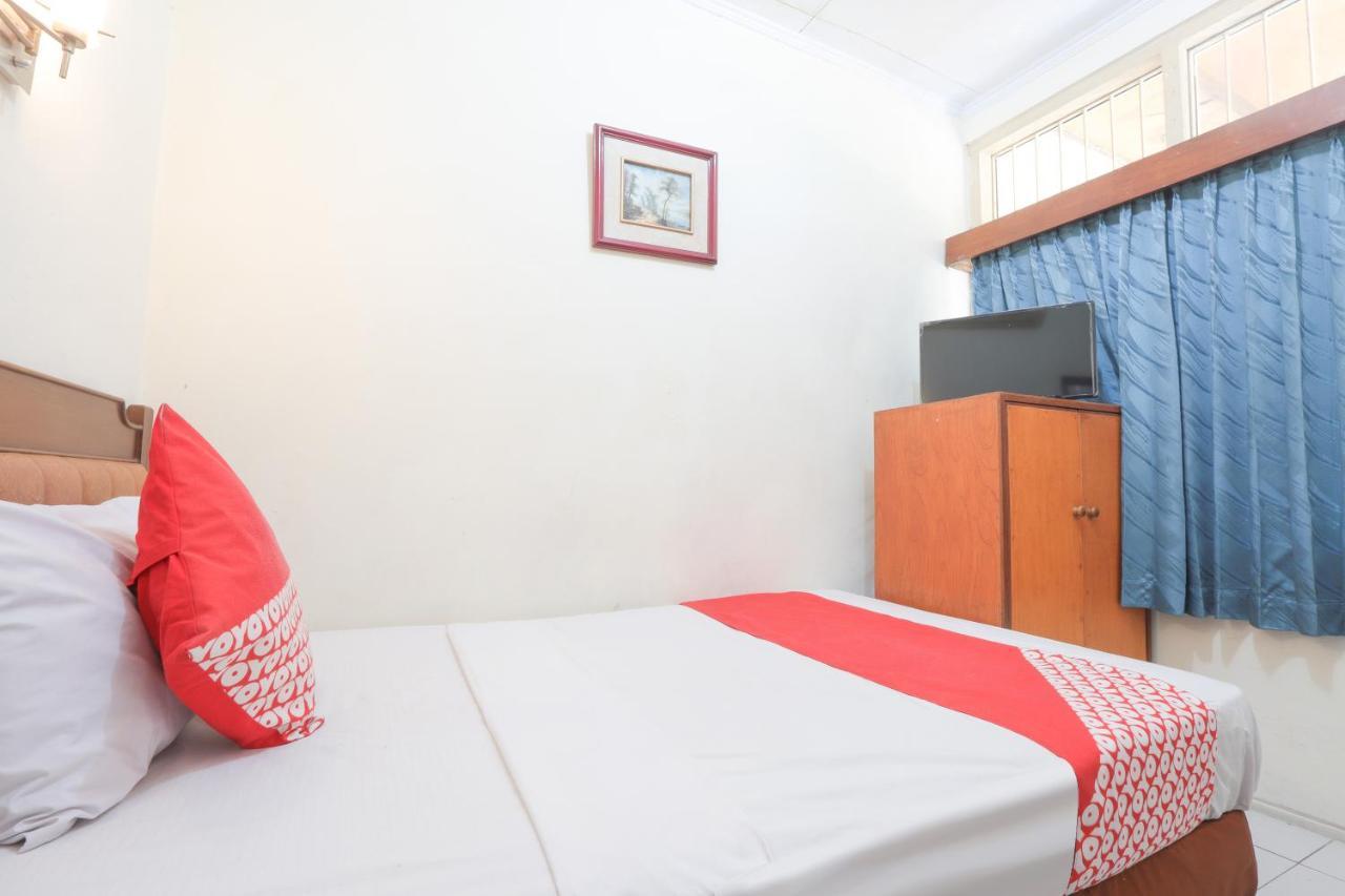 Oyo 108 Hotel Surya Джакарта Екстер'єр фото