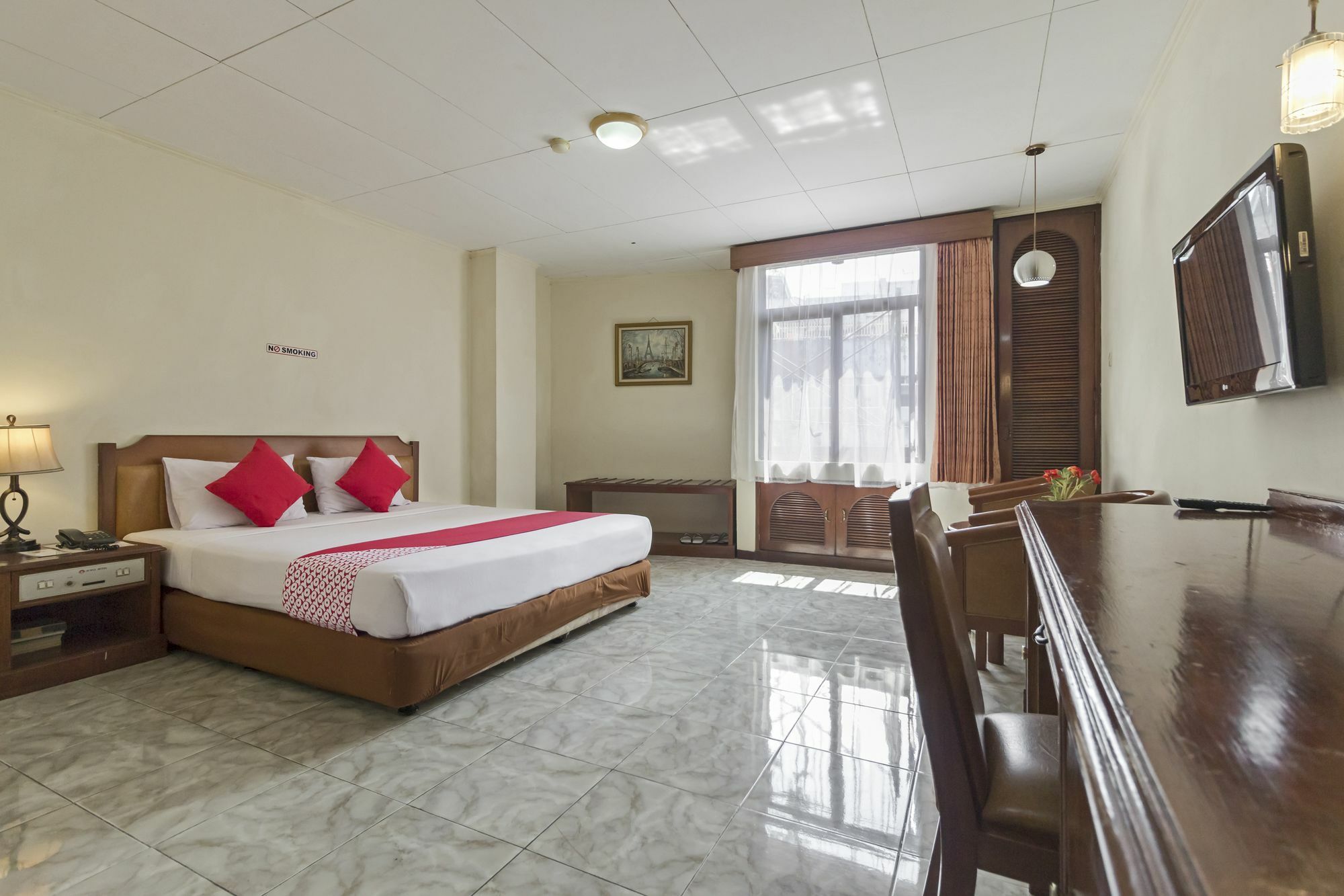 Oyo 108 Hotel Surya Джакарта Екстер'єр фото